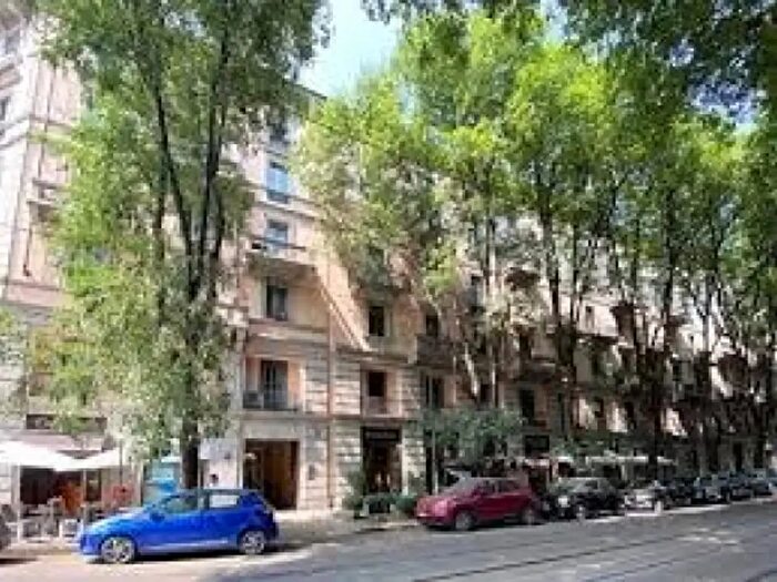 Appartamento quadrilocale in affitto in Via Vincenzo Monti, Milano