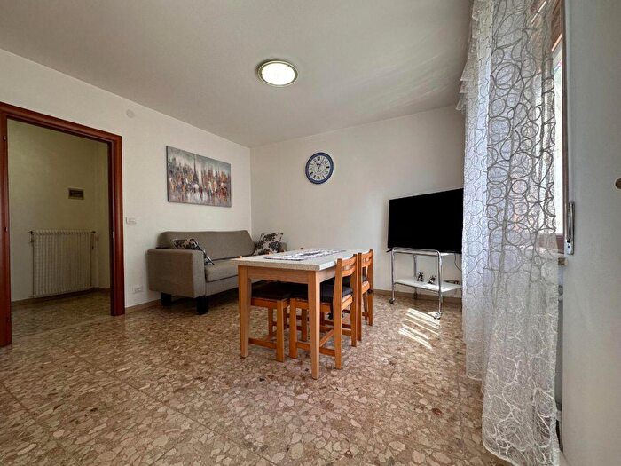 Appartamento con 6 locali in vendita in Via Caprera, Codroipo