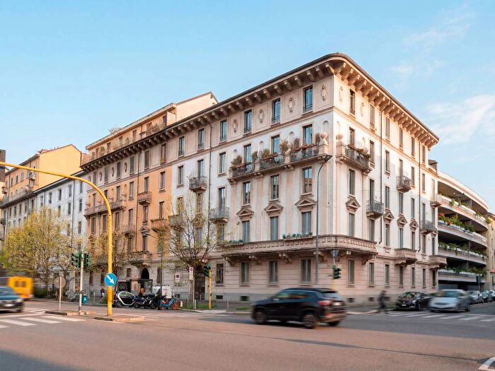 Appartamento trilocale in affitto in Via George Washington, Washington, Milano