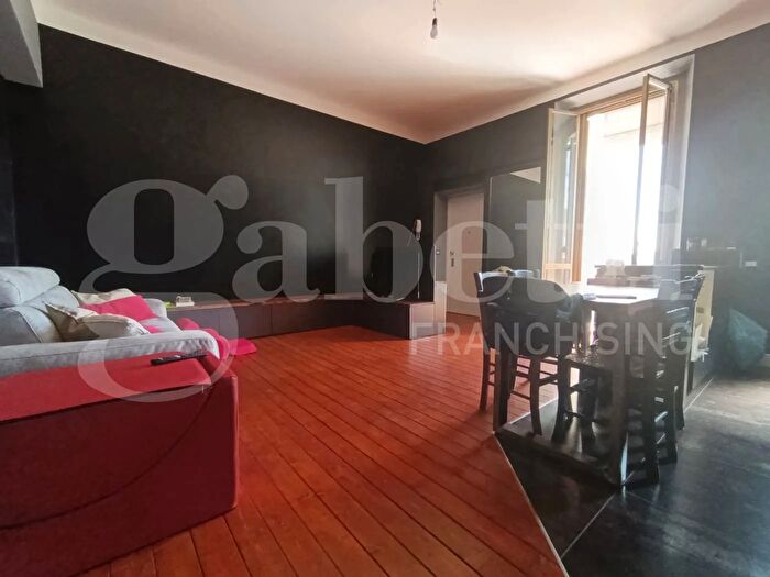 Appartamento quadrilocale in vendita in Viale Certosa, Milano