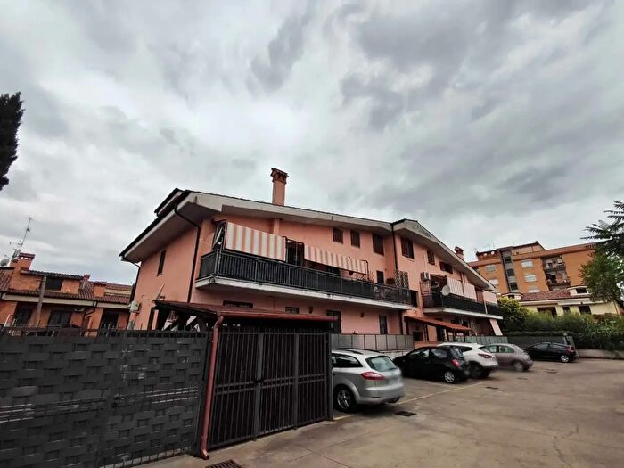 Appartamento trilocale in vendita in Via Giuseppe Garibaldi, Guidonia Montecelio