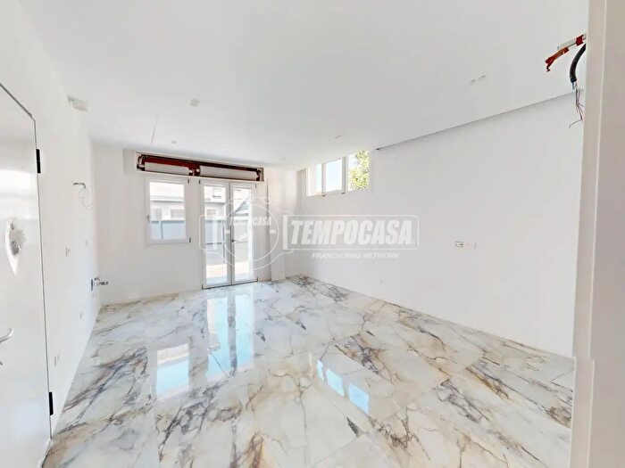 Appartamento trilocale in vendita in Via Giovanni Giacosa, Cinisello Balsamo