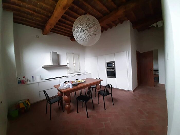 Casa con 6 locali in vendita in San Giuliano Terme