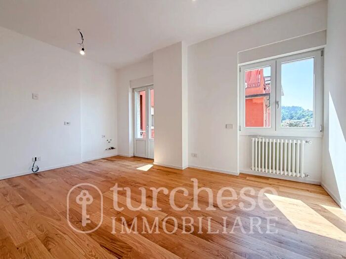 Appartamento bilocale in vendita in Via Alberico da Rosciate, Bergamo