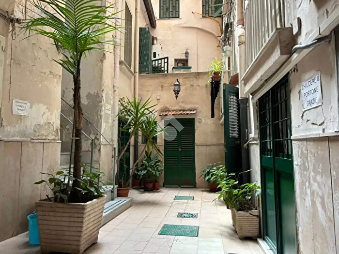 Appartamento monolocale in vendita in Via Santa Caterina da Siena, Napoli