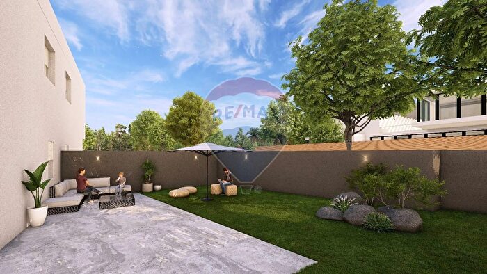 Casa quadrilocale in vendita in Via col di Lana, Monteroni Di Lecce