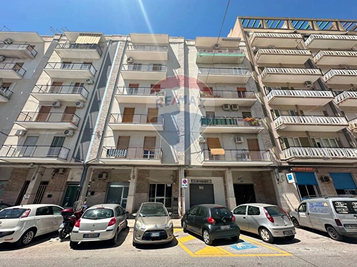 Appartamento con 5 locali in vendita in Via Pietro Novelli, Siracusa