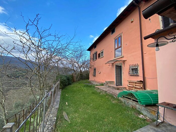 Casa trilocale in vendita in Dicomano, Dicomano