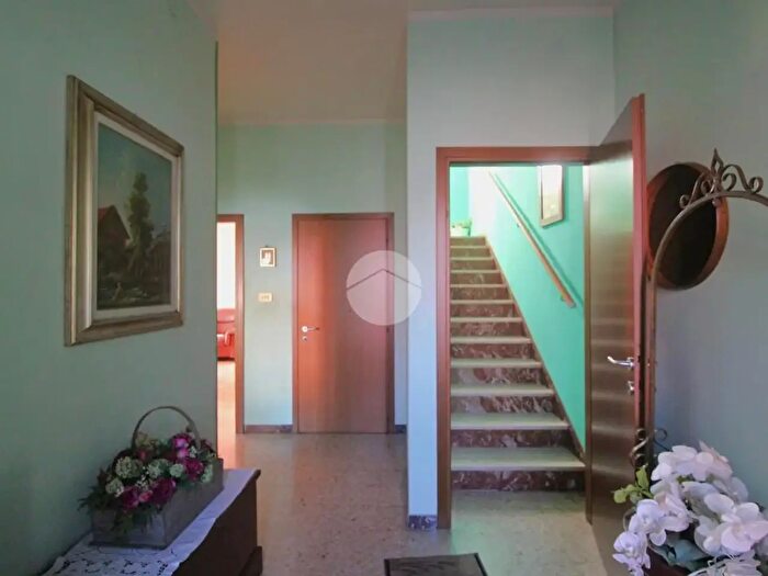 Casa quadrilocale in vendita in Viale Carlo Cattaneo, Cesena