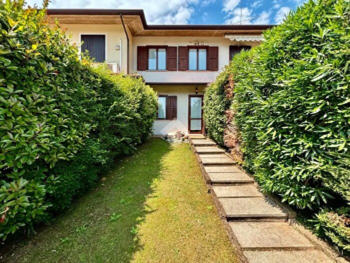 Casa quadrilocale in vendita in Via Caduti del Lavoro, Rodengo Saiano
