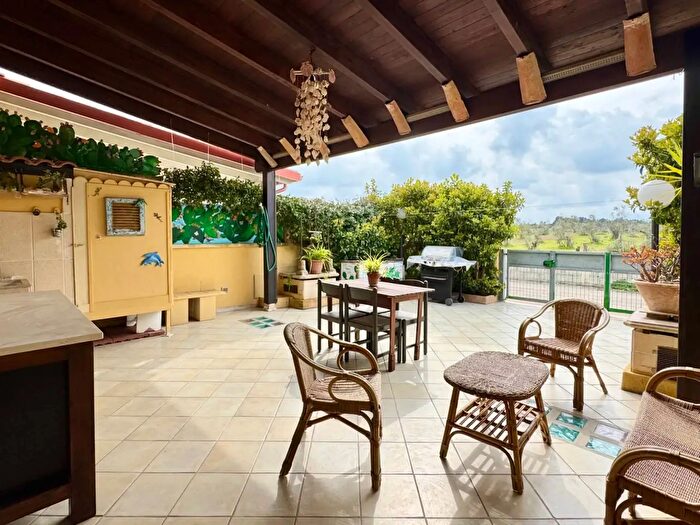 Casa con 8 locali in vendita in Viale dei Pashà, Melendugno