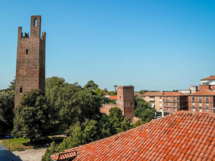 Appartamento quadrilocale in vendita in Corso del Popolo, Rovigo