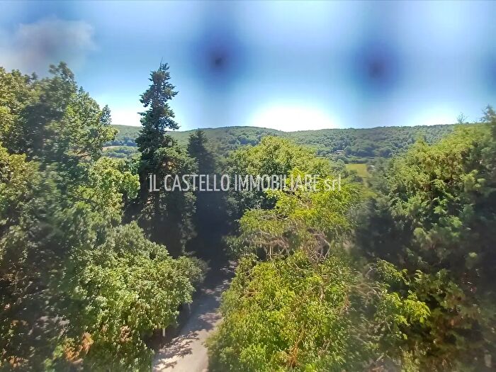 Appartamento trilocale in vendita in Via del Poggione, Sarteano