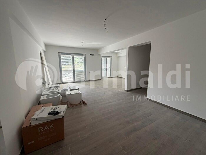 Appartamento trilocale in vendita in Via Consolare Pompea, Messina