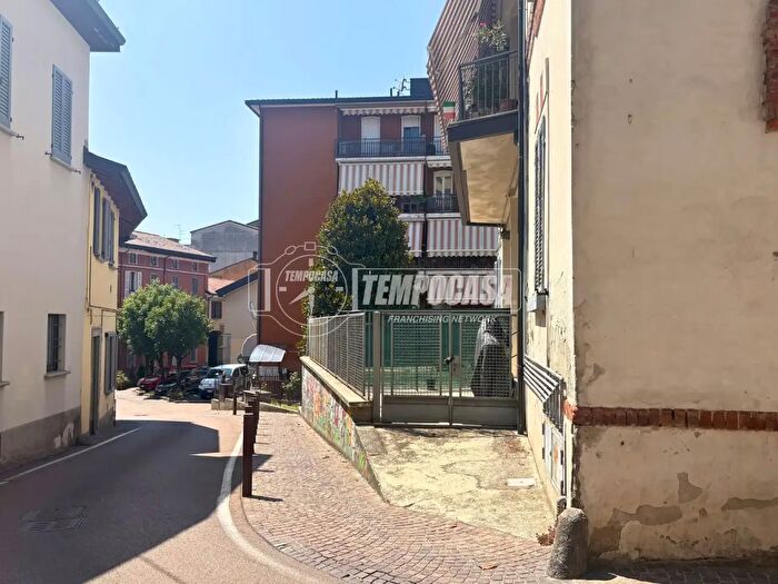 Appartamento bilocale in vendita in Via Sant'Anna, Osnago