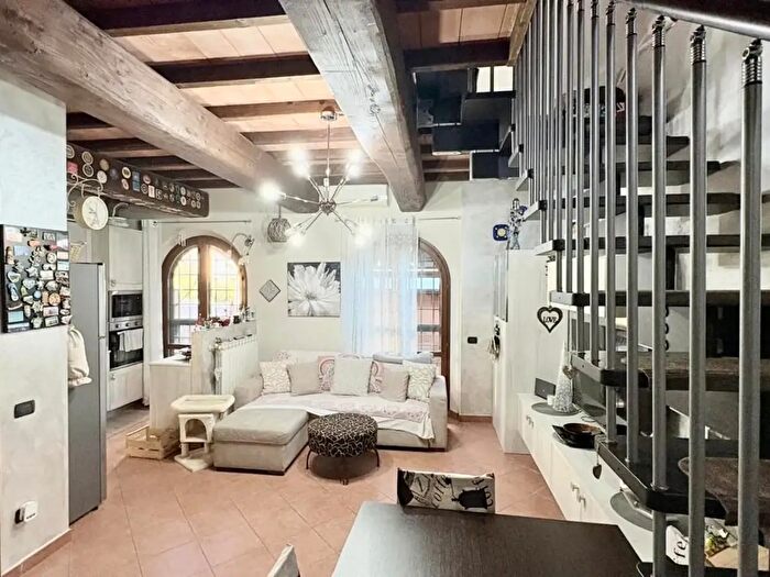 Casa quadrilocale in vendita in Pesciatina, Capannori