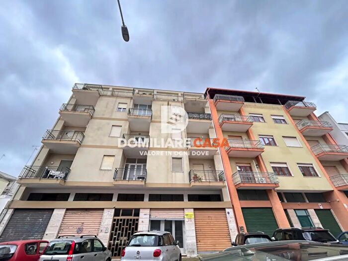 Appartamento quadrilocale in vendita in Via Armando Perotti, Lecce