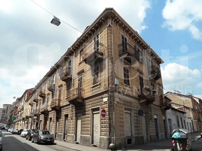 Appartamento quadrilocale in vendita in Via Valprato, Torino