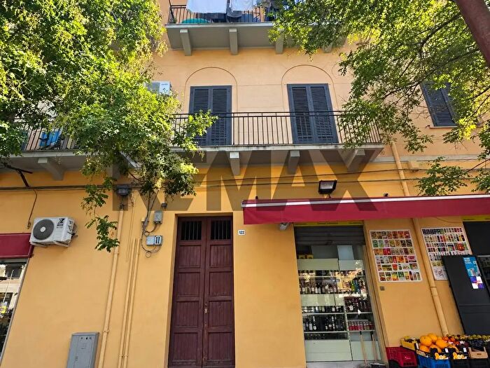 Appartamento bilocale in vendita in Corso dei Mille, Palermo