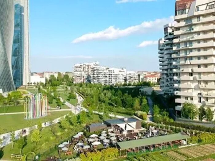 Appartamento trilocale in vendita in Via Senofonte, Milano