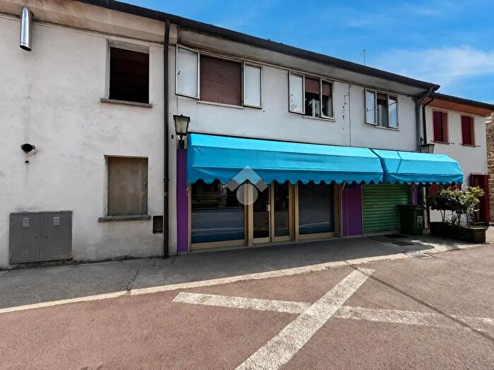 Casa con 6 locali in vendita in Galliera Veneta