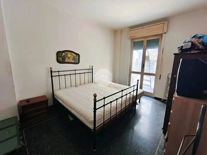 Appartamento trilocale in vendita in Via Pietro Borsieri, Genova