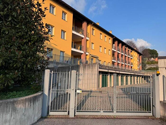 Appartamento bilocale in affitto in Via Giuseppe Garibaldi, Paré, Colverde