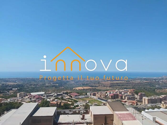 Appartamento quadrilocale in vendita in Piazza Diodoro Siculo, Agrigento