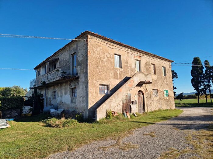 Casa con 8 locali in vendita in Rosignano Marittimo