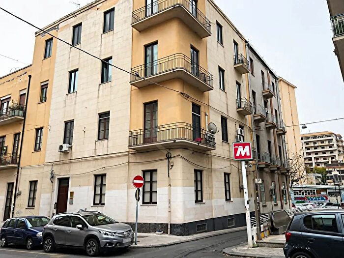 Appartamento con 5 locali in vendita in Via Firenze, Catania