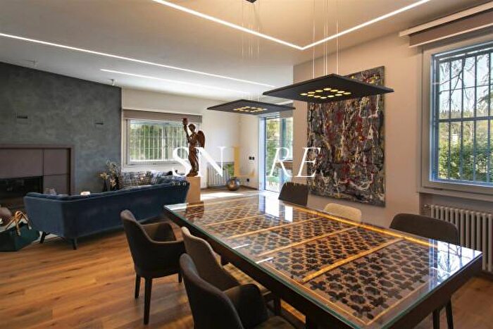 Casa con 6 locali in vendita in Via Pietro Tacca, Firenze