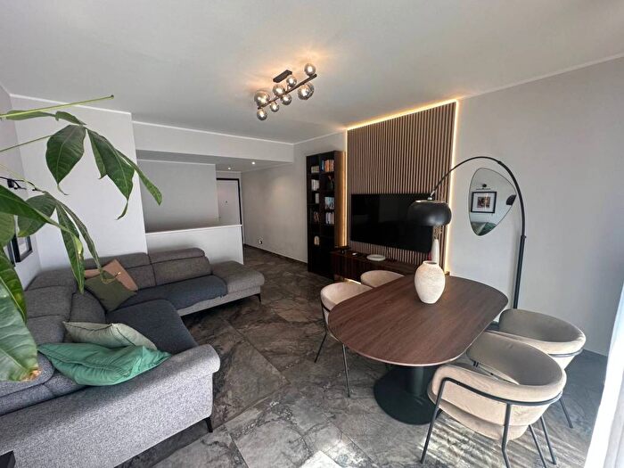 Appartamento trilocale in vendita in Viale Cristoforo Colombo, Trezzano sul Naviglio