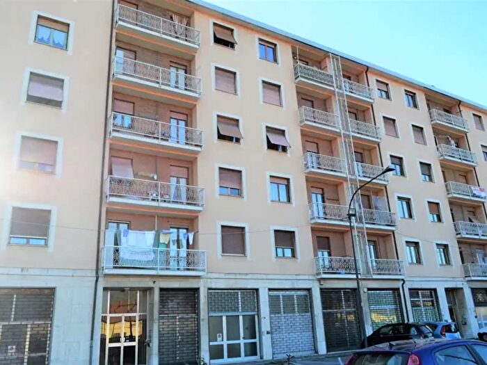 Appartamento quadrilocale in vendita in CSo Marconi Fronte Stazione, Cairo Montenotte