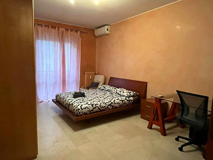 Appartamento quadrilocale in affitto in Via Col Moschin, Corso San Gottardo, Milano