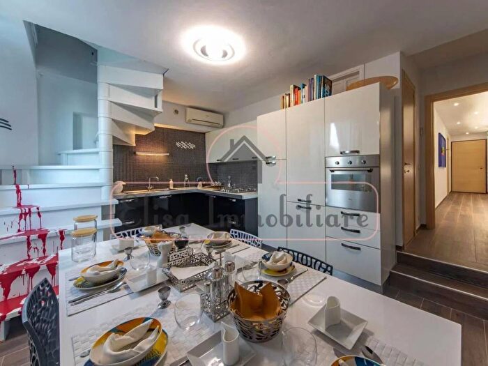 Appartamento quadrilocale in affitto in Lungomare, Viareggio