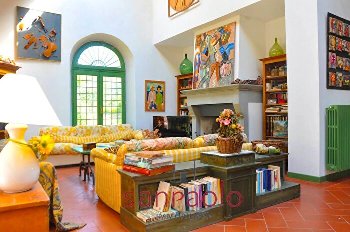 Casa con 6 locali in affitto in Via Alta Pistoia, Pistoia