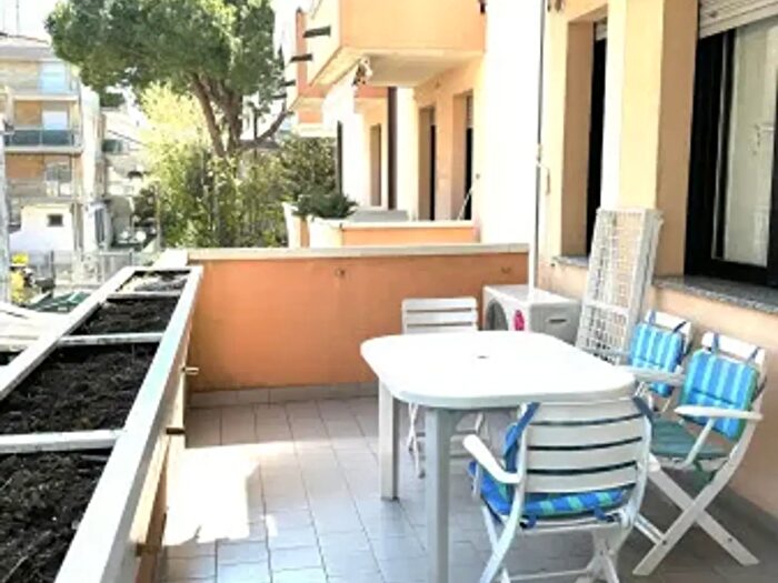 Appartamento con 5 locali in affitto in Riccione