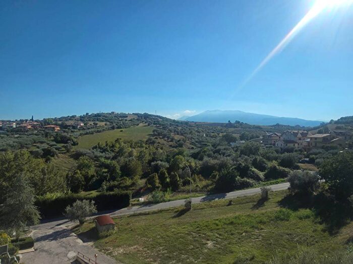 Appartamento quadrilocale in affitto in Viale Rimembranze, Appignano del Tronto
