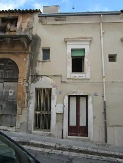 Casa con 5 locali in vendita in Via Fratelli Belleo, Ragusa