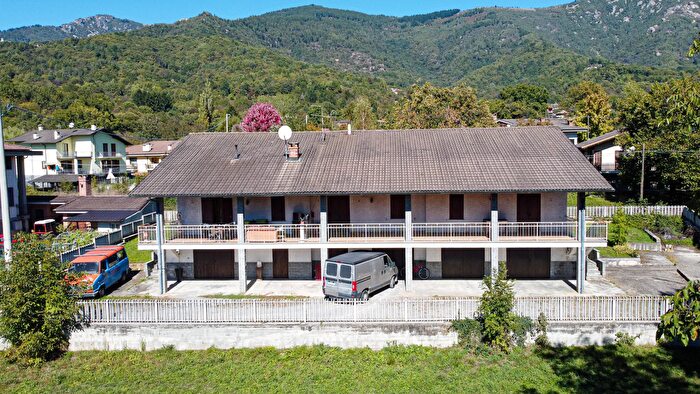 Casa con 8 locali in vendita in Via Valle Maria, Dronero