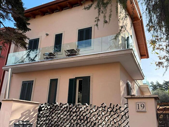 Appartamento quadrilocale in affitto in Via dei Carvilii, Quarto Miglio, Roma
