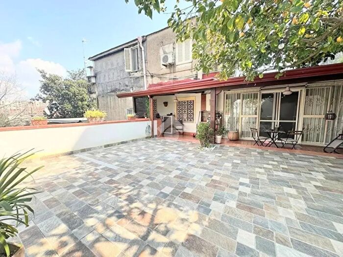 Appartamento bilocale in vendita in Via del Grecale, Napoli