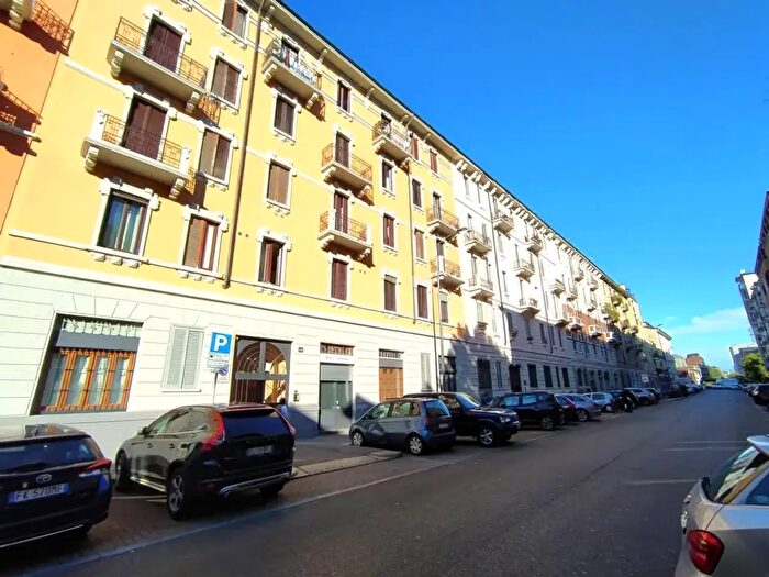 Appartamento con 5 locali in vendita in Milano