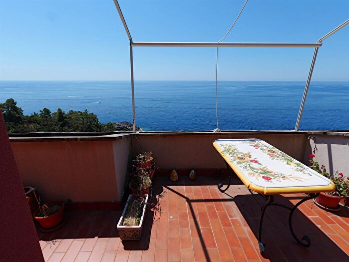 Appartamento quadrilocale in vendita in Località Vanderecca, Framura