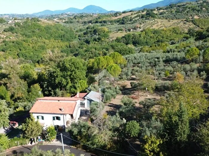 Casa quadrilocale in vendita in Via Fontanelle, Montopoli Di Sabina