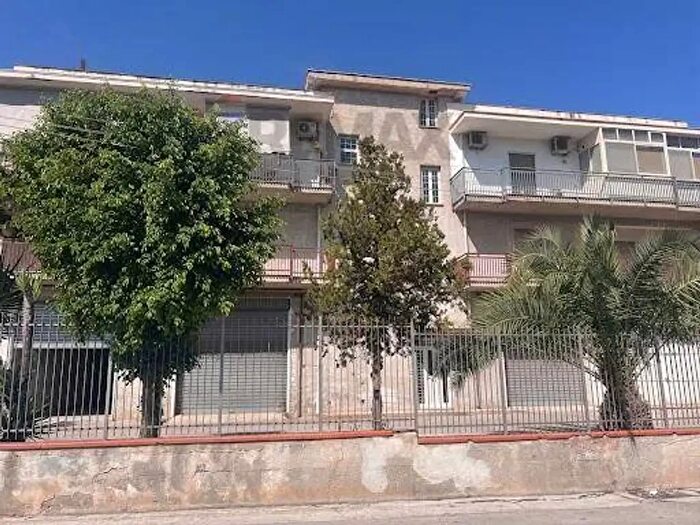Appartamento con 6 locali in vendita in Via Catalano Fonduta, Villabate
