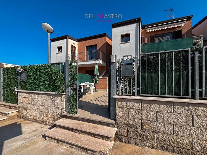 Appartamento quadrilocale in vendita in Via Gugliemo Marconi, Falconara Marittima