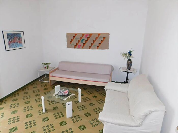 Appartamento con 6 locali in affitto in Via Gagliardi, Ragusa
