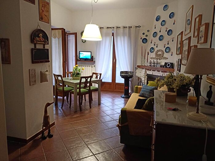 Appartamento trilocale in vendita in Rocchetta Di Vara