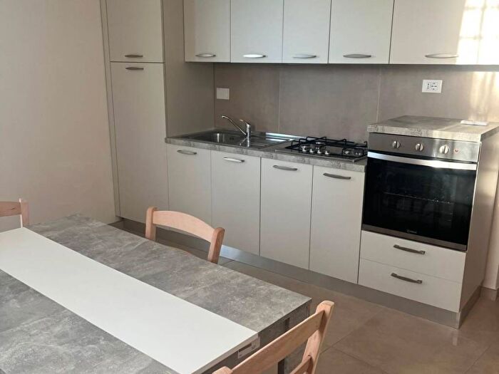 Appartamento quadrilocale in affitto in Via Alteta, Zona Industriale, Massa